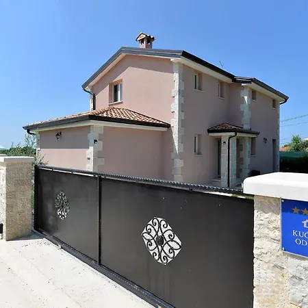 Mit Privatpool Fuer 8 Personen Ca 150 Qm In Vrznaveri, Istrien Istrische Riviera Holiday home *
