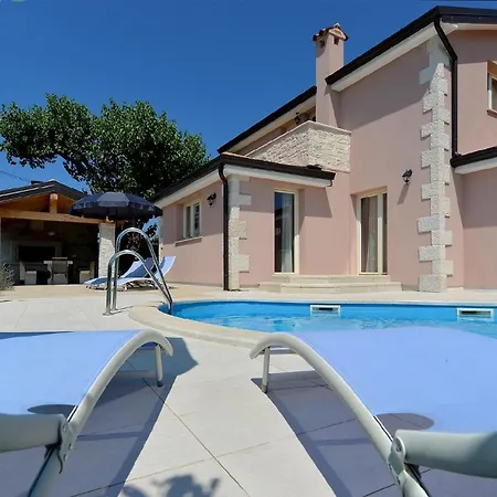 Holiday home Mit Privatpool Fuer 8 Personen Ca 150 Qm In Vrznaveri, Istrien Istrische Riviera