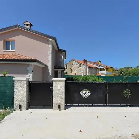 Mit Privatpool Fuer 8 Personen Ca 150 Qm In Vrznaveri, Istrien Istrische Riviera Porec
