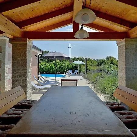 Holiday home Mit Privatpool Fuer 8 Personen Ca 150 Qm In Vrznaveri, Istrien Istrische Riviera Porec